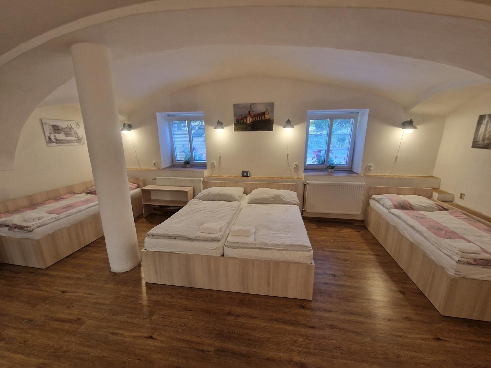 Apartmany Pod Klasterem Kladruby  Ngoại thất bức ảnh